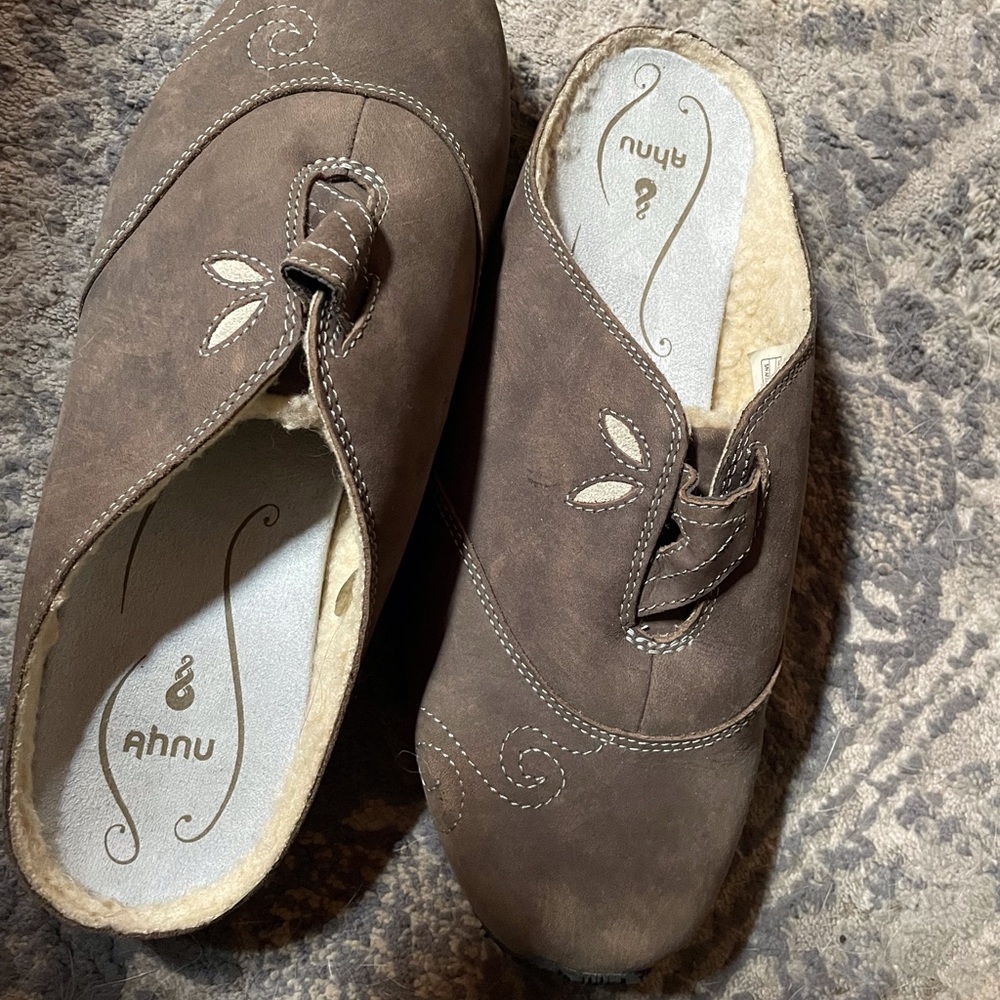 Ahnu Women's Relax Mule 8